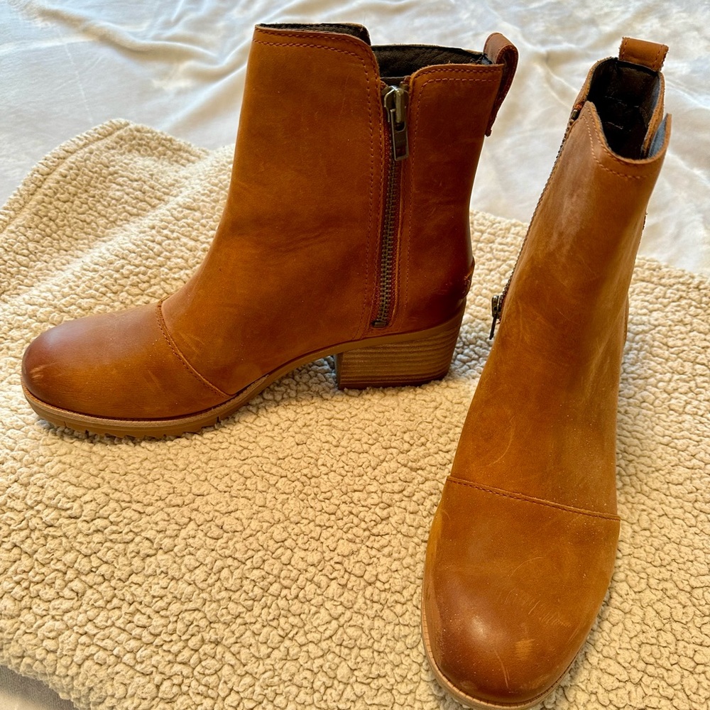 Sorel leather boots